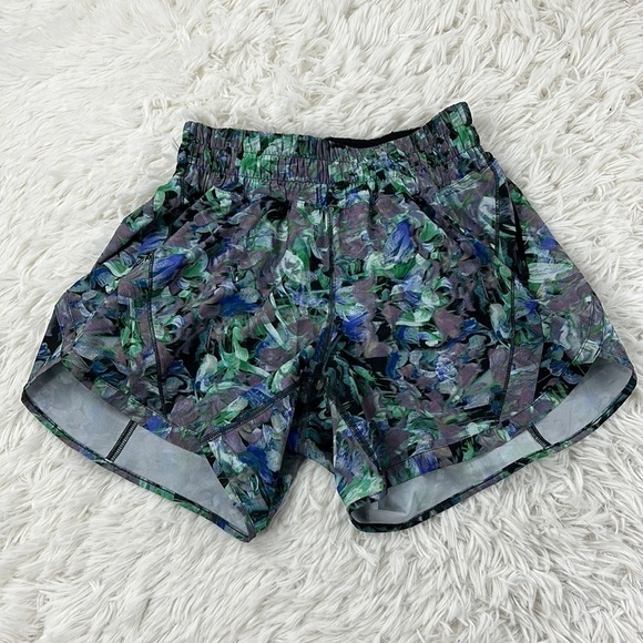 Lululemon Track That Mid-Rise Short 5" Rapid Flourish Multi - Picture 1 of 7